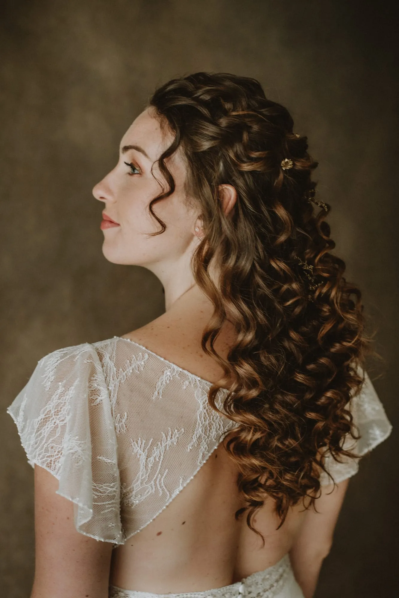 Beautiful Coiffure, Le Chalet d'Aurore, Lune de miel Troyes & Célia Lenoir (Coiffure, beauté et robes de mariée), photographie de Marie Lou, photographe à Troyes