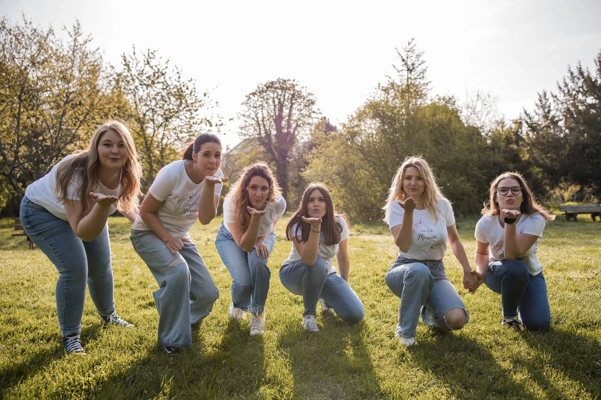 Séance photo d'enterrement de vie de jeune fille entre amies, photographie 1
