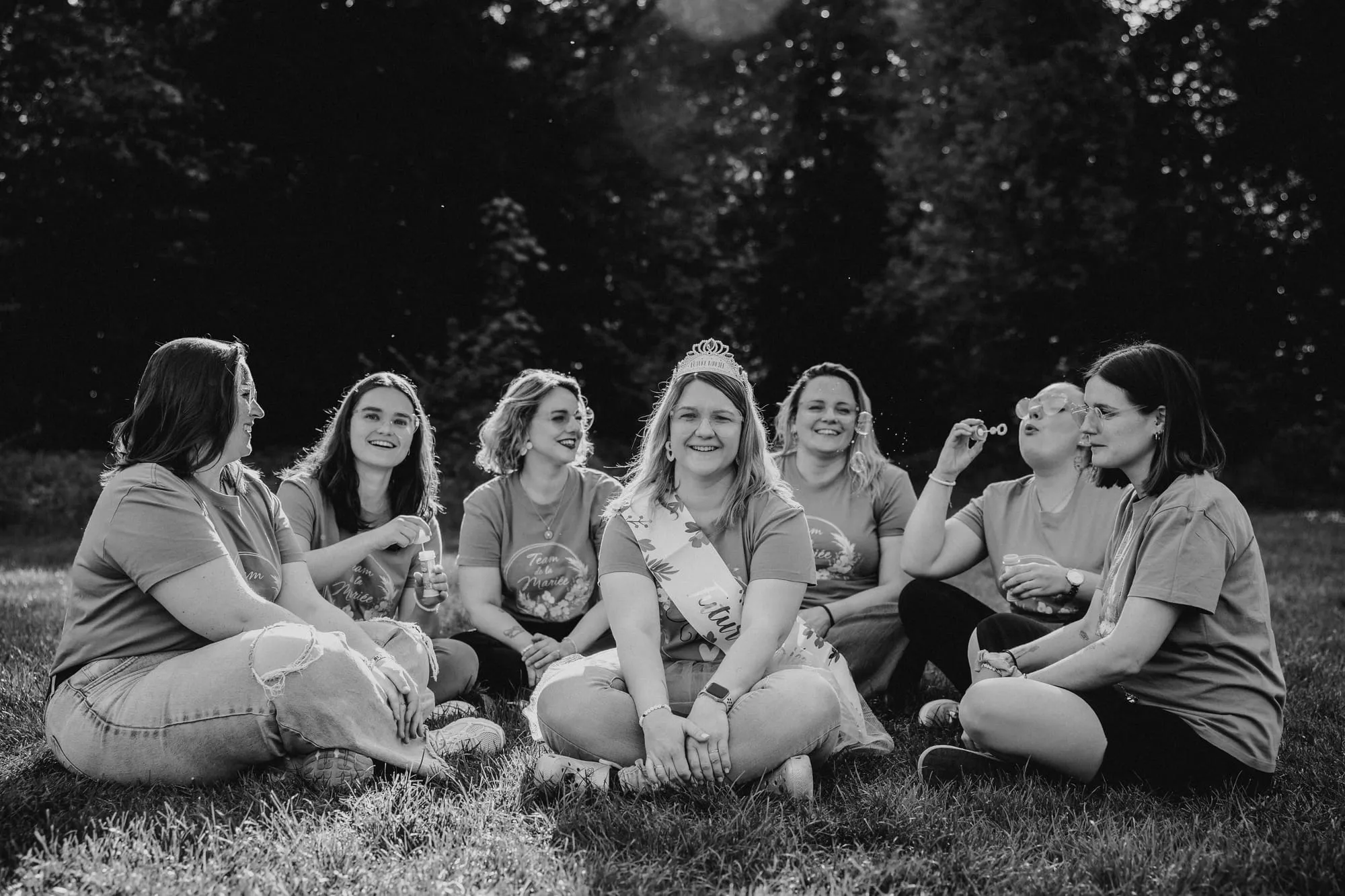 Séance photo d'enterrement de vie de jeune fille entre amies, photographie 2