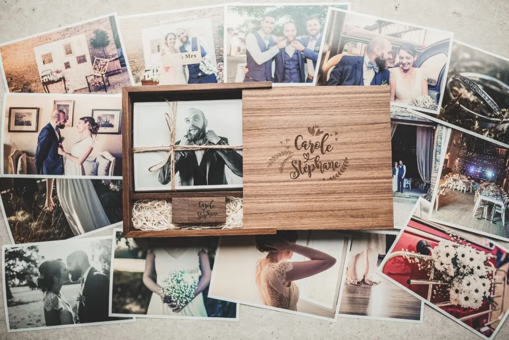 Coffret en bois gravé avec clé usb et tirages photo