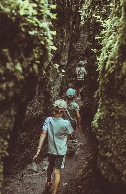 Série personnelle, sentier en canyon