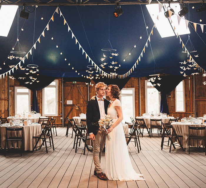 Mariage moderne au cirque du Domaine des vieux chênes.